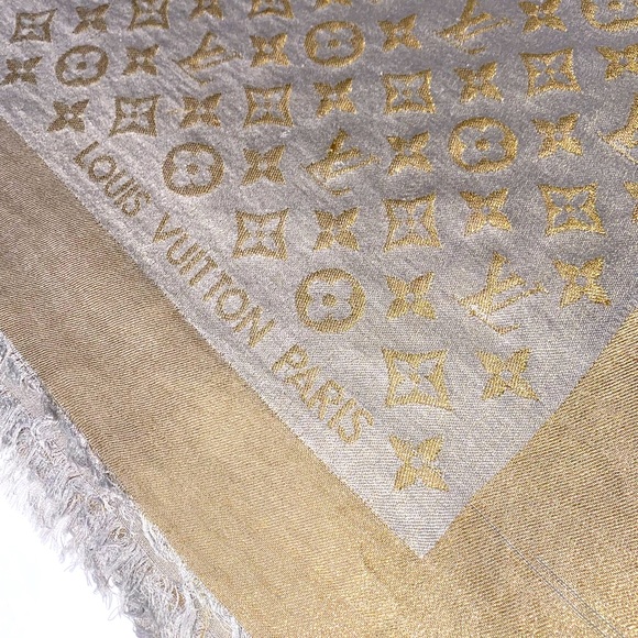 ❌❌SOLD❌❌ Louis Vuitton monogrammed shawl - Picture 5 of 8